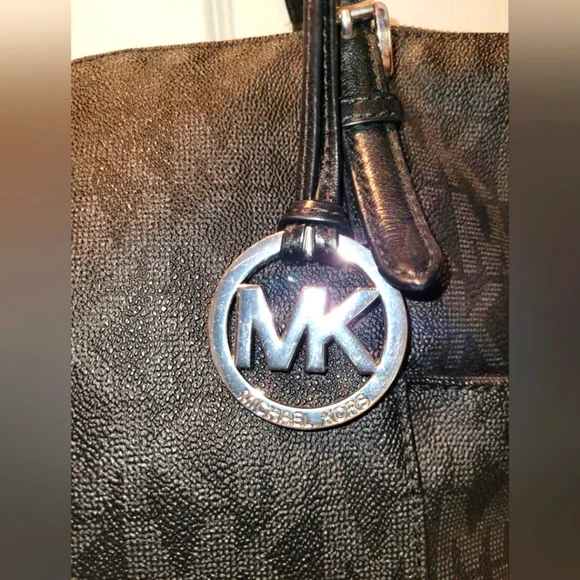Michael Kors black monogram tote - Picture 4 of 15